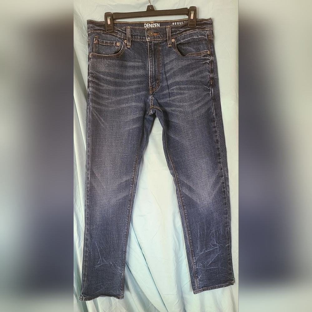 EUC - Denizen from Levi's,  Men's Size - 32 x 30, Medium Wash, Regular Taper Fit